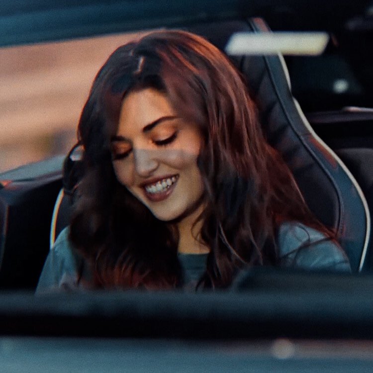 serkan admiring eda’s smile [a thread]       #sençalkapımı •  #edser       #handeerçel •  #kerembürsin