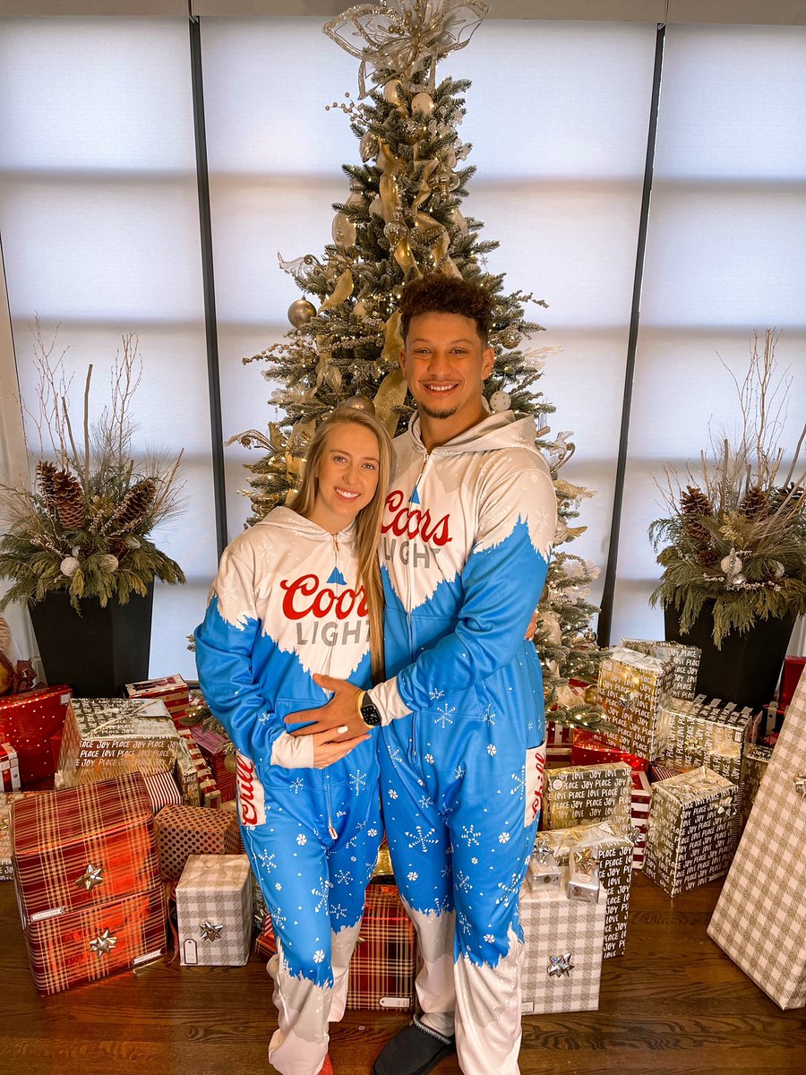 Merry Christmas🎄❤️💚 <a href="/PatrickMahomes/">Patrick Mahomes II</a>