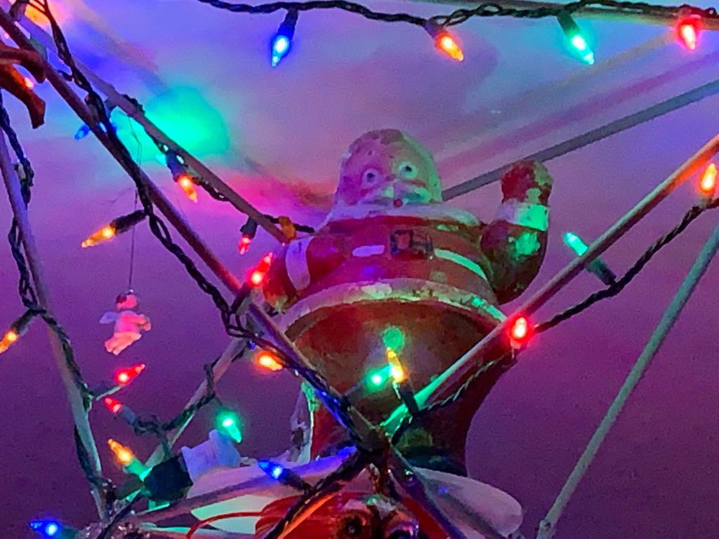 Wishing everyone happy holidays from the <a href="/NASA_Langley/">NASA Langley Research Center</a> #Autonomy team. Hope you enjoy our “trussmas tree” courtesy of #NASA technician extraordinare, Jim Plant. We are ready for #InSpaceAssembly no matter the season! ☀️ 💫 🔭 🪜 🤖 🌎