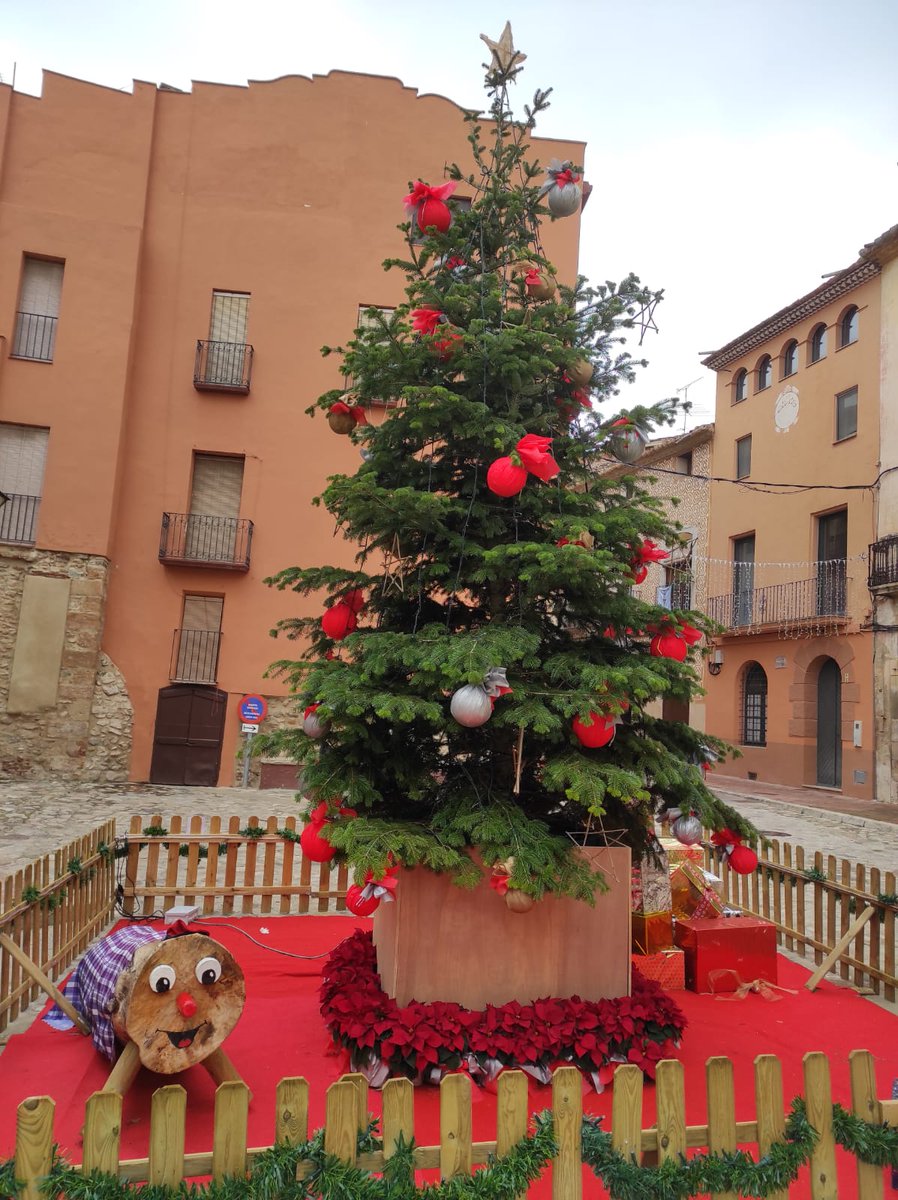 OrganisationCo's tweet image. Des de Balaguer, Tarragona, Alcover i Tortosa, els membres d&apos;@OrganisationCo us volem desitjar un bon Nadal i esperem que el pugueu celebrar de la millor manera possible.
BON NADAL A TOTHOM!!!🎄
#CompOrg20