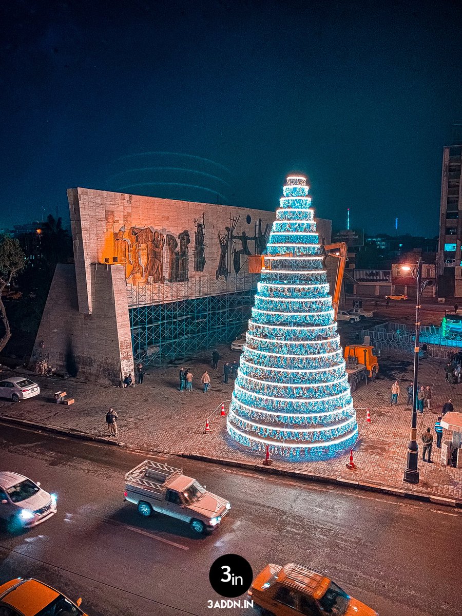 نصب اكبر شجرة عيد ميلاد في ساحة التحرير
.
.
The biggest Christmas Tree In Baghdad
.
.
#christmas
 #christmastree 
#christmastime 
#christmasvibes