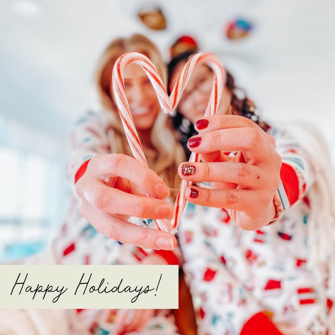 HubLansing's tweet photo. Happy holidays from our #hubfam to yours! ✨ https://t.co/2RlFCYpzmO