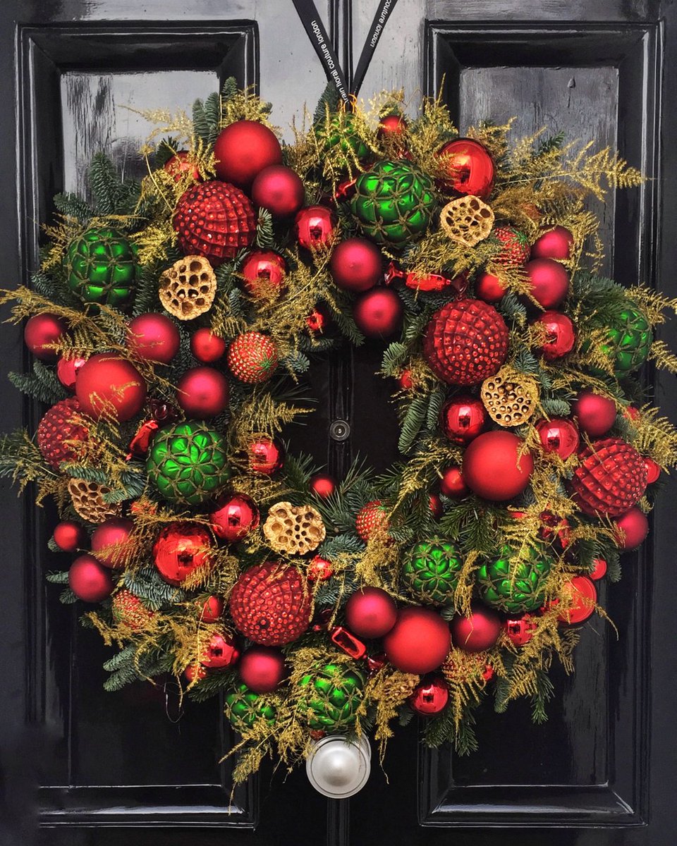 neillstrain's tweet photo. Wishing you a Merry Christmas from Neill and the team.
#Christmas #ChristmasDecorations #FestiveFloralCouture #ChristmasArrangements #FestiveArrangements #DoorWreath #ChristmasWreath #ChristmasCandles #HolidayDecor #Holly #Festive #TableArrangement #ChristmasGift #BelgraviaFlo https://t.co/dbzG8jHBQT
