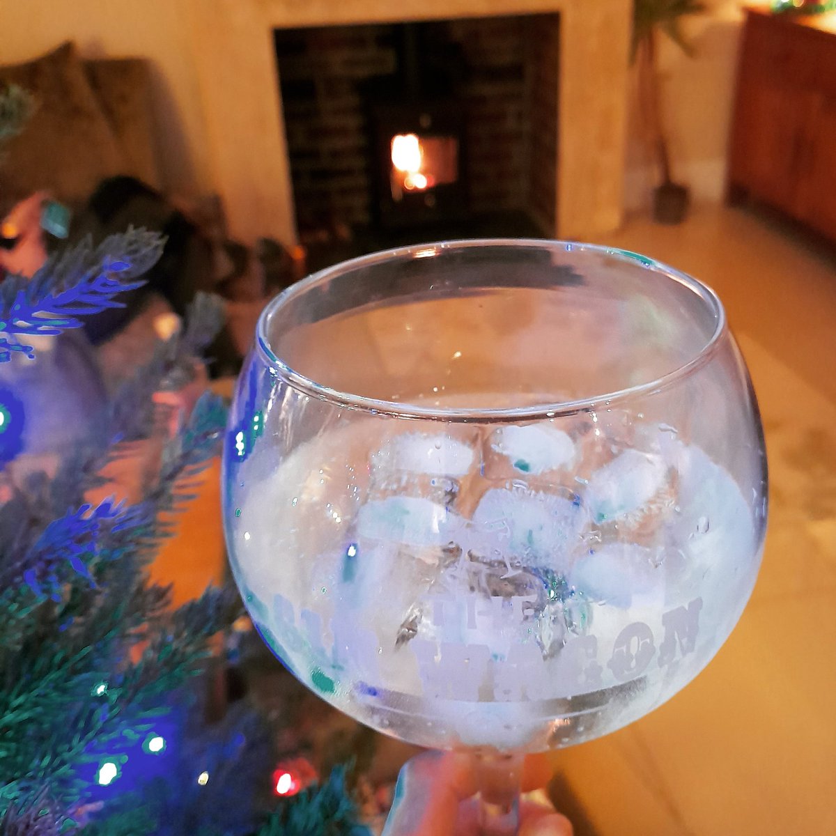 Wishing everyone a very Merry Christmas! Thank you to everyone who has supported us in different ways this year - it means a lot.🥰
#ginoclock #christmasgin