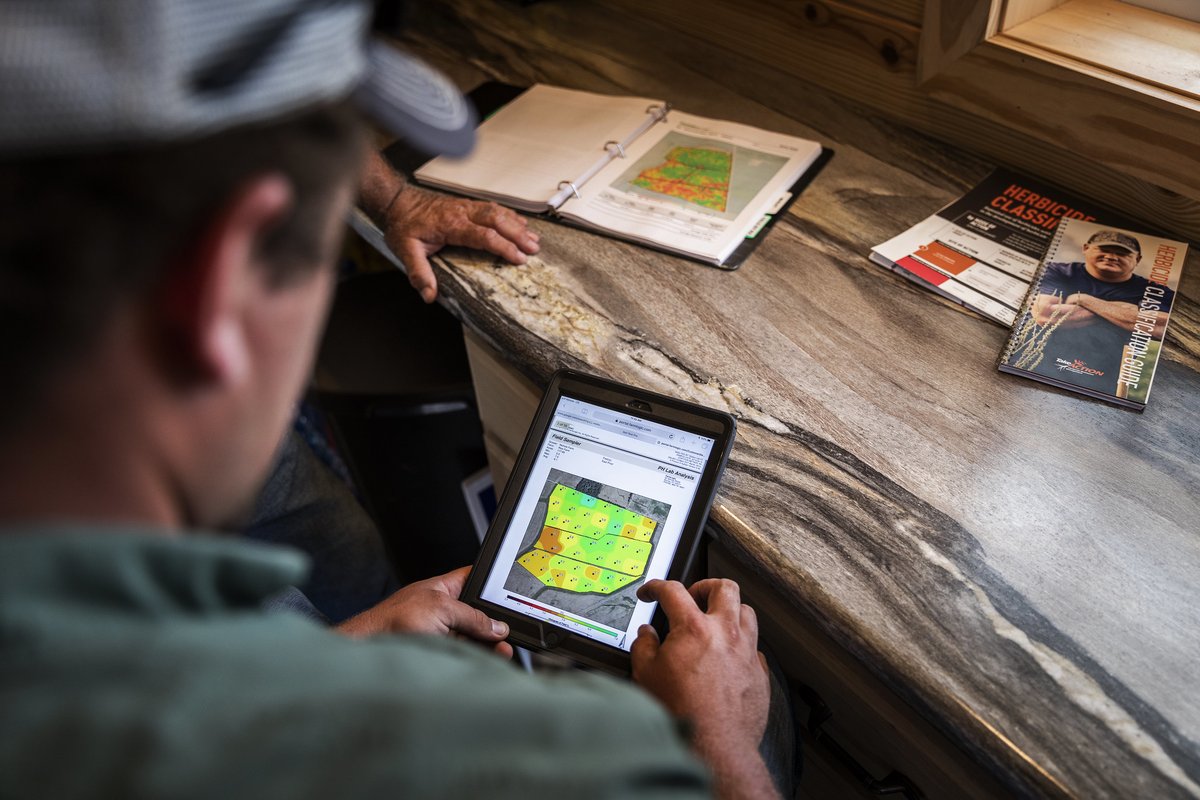 techtoolshed's tweet photo. Data warehousing tools store agricultural data and often include capabilities for sharing and organizing data. https://t.co/RHT7ynznx0 https://t.co/0kdrw7x63u