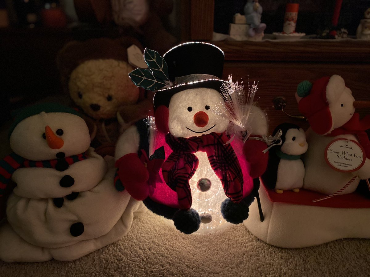 KevinCapretto's tweet photo. Happy Merry &amp; Bright! https://t.co/KrZlopP6u0