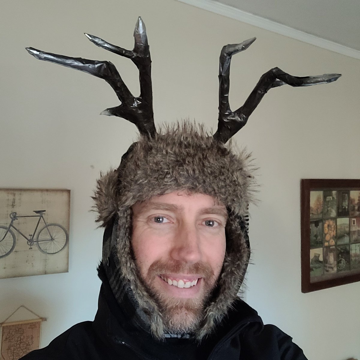 Rustling Bushes tweet media