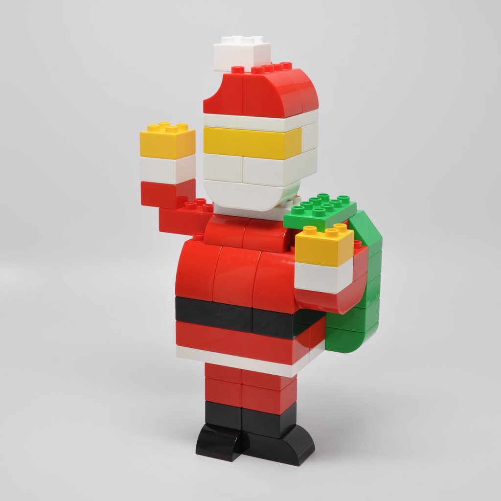 bigbrickbuilds's tweet photo. Santa! 

"We've had another very successful year. So, after all that hard work, it's time to start preparations for next Christmas!"
⁠
#santa #elf #christmas
⁠ https://t.co/u8yeHK4hfE
