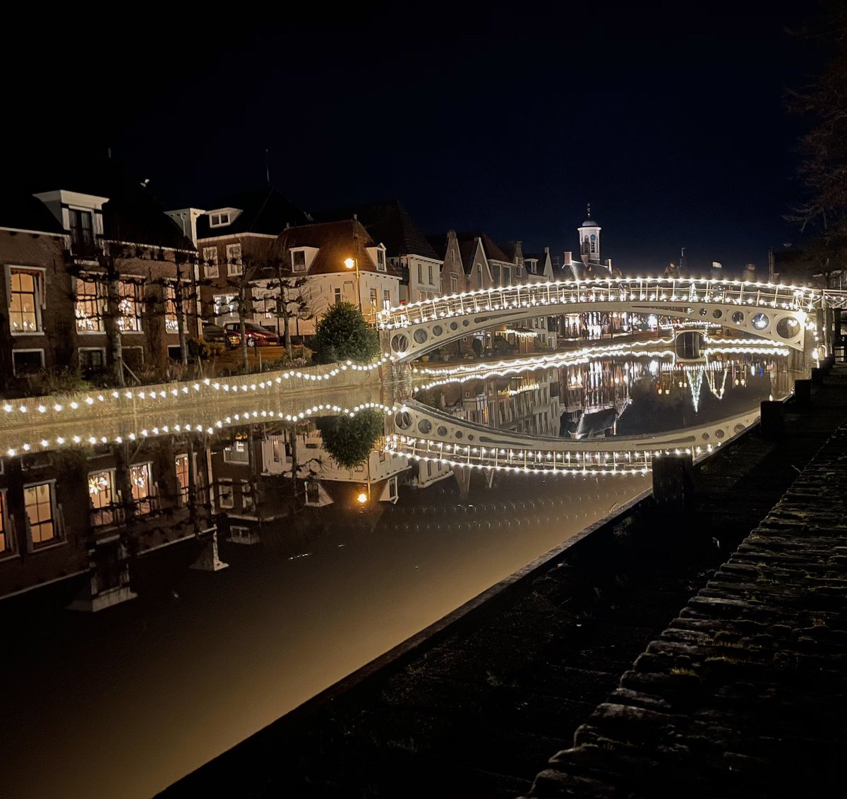 Those Christmas lights 🎄💚.... #Dokkum