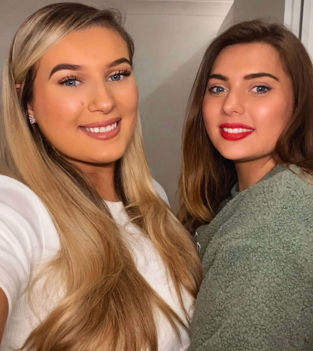 bethfarmerr's tweet photo. first Christmas of many with you ❤️ @Kelly_hare1992 https://t.co/dZnnBhKfxE