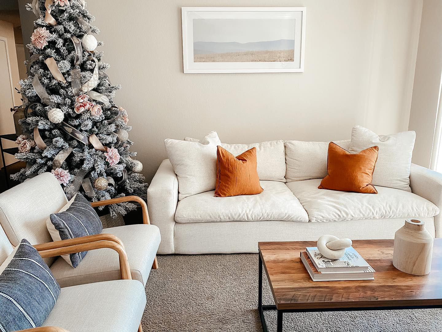 engel van Groen Living Spaces on Twitter: "We wish you all a Merry Christmas π§‘ π·@lilialaraco Featuring the Utopia Sofa Link in bioγ°οΈ https://t.co/1dFrzrKfIP" / Twitter engel van Groen Living Spaces on Twitter: "We wish you all a Merry Christmas π§‘ π·@lilialaraco Featuring the Utopia Sofa Link in bioγ°οΈ https://t.co/1dFrzrKfIP" / Twitter
