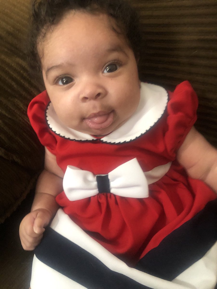 mariebr33587042's tweet photo. Look what Santa left under my tree @Coolhtowngirl 😂❤️#GodIsGoodAllTheTime #killEarl #cancercanttakethis https://t.co/BKeQ02I5Pb