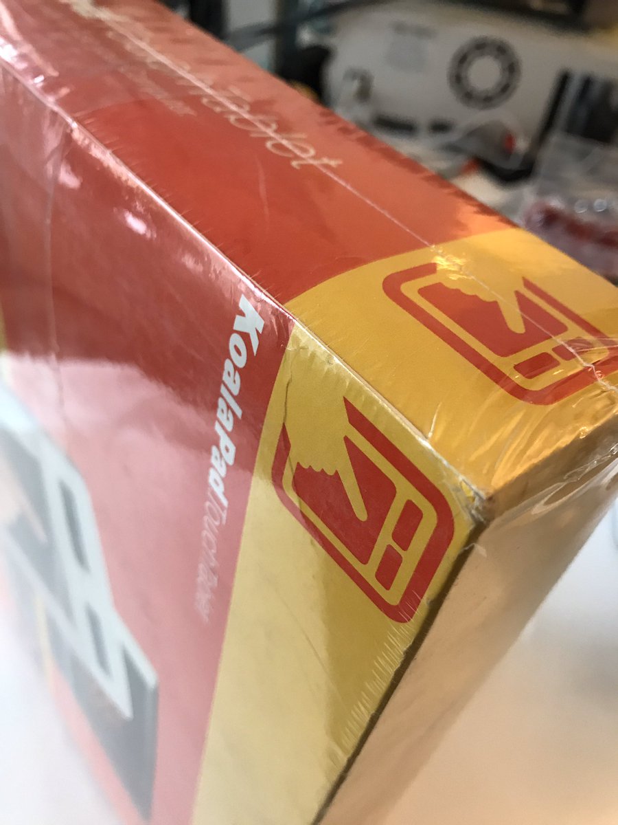 pinot's tweet photo. Christmas gift from Santa! Now torn between keep it sealed, or unboxing &amp; use it. #retrolab https://t.co/5Aoqk1Qpym