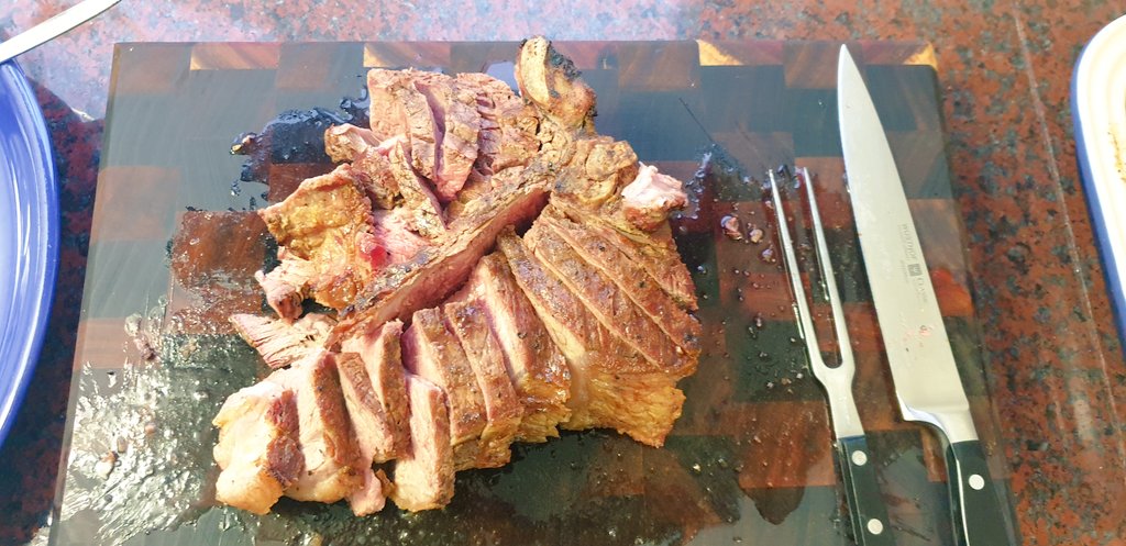 Garnering some 'Bliksems!' from my fellow patrons in Stilbaai Slaghuis. Howzat? Bistecca alla Fiorentina #ratemybraai