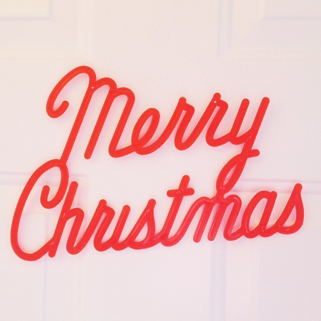 ATburgers2's tweet photo. Wishing you a Happy Holiday from all of us at A &amp; T! 🎄 https://t.co/TItVEHJ33u