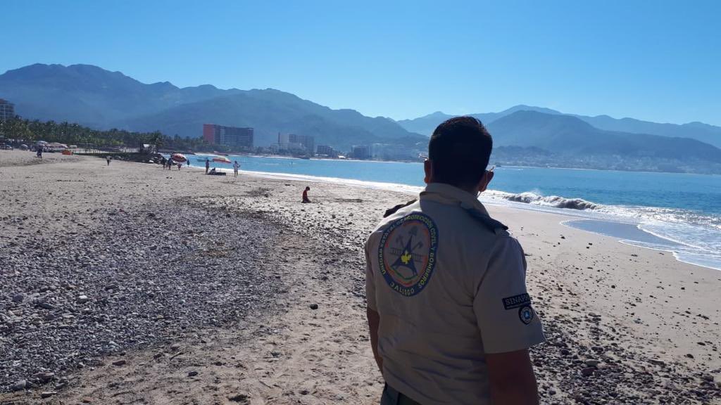 NDigitalesMX's tweet photo. Reporta @PCJalisco las playas de las costas sur y norte, presentan poca afluencia de paseantes en este 25 de diciembre, nuestros ofíciales permanecen alerta ante cualquier emergencia https://t.co/v0J7bfF4zM