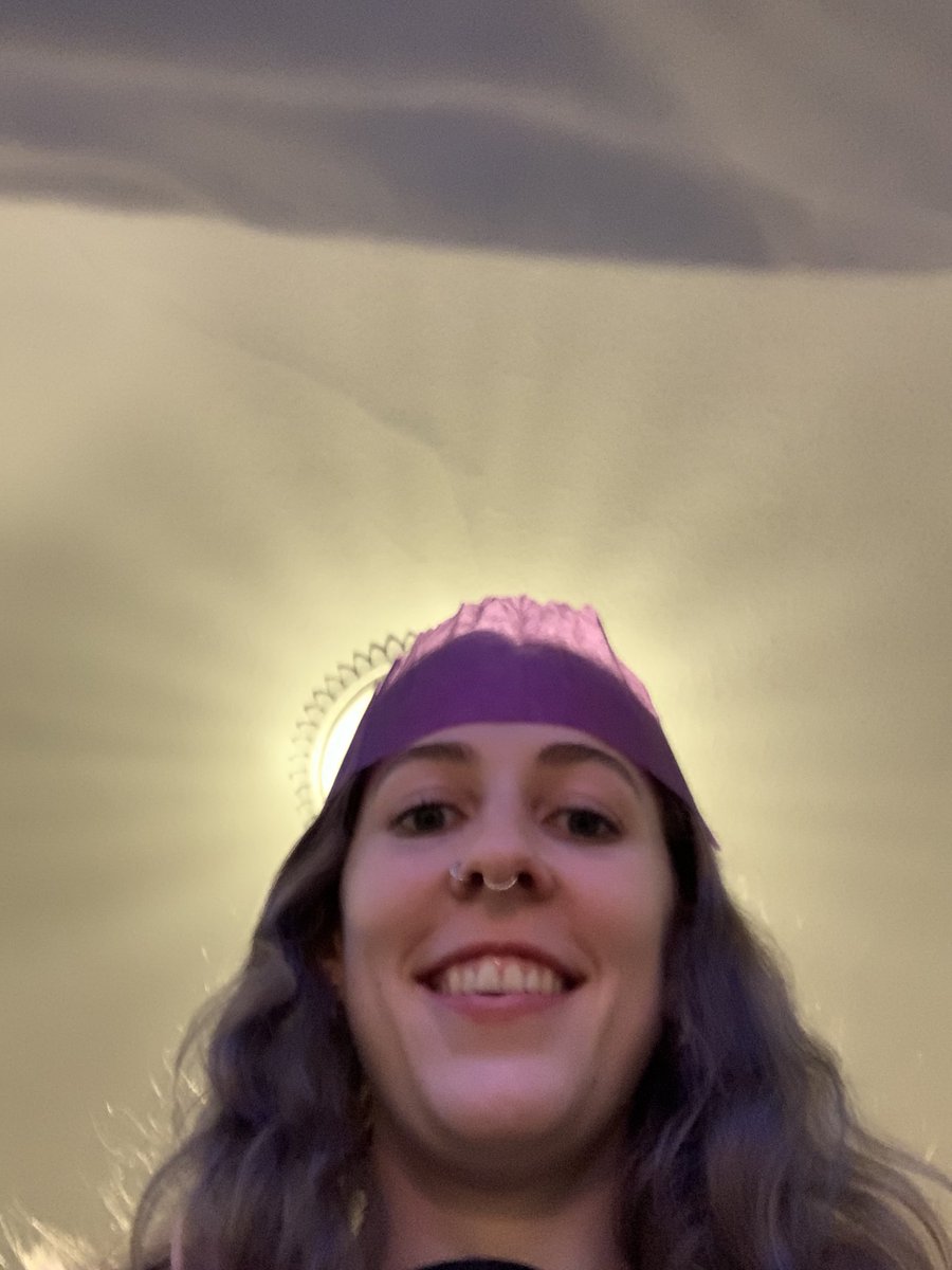 anna_kirb's tweet photo. what @rchel__ ‘s Xmas dinner sees https://t.co/nBLkv2qFoD