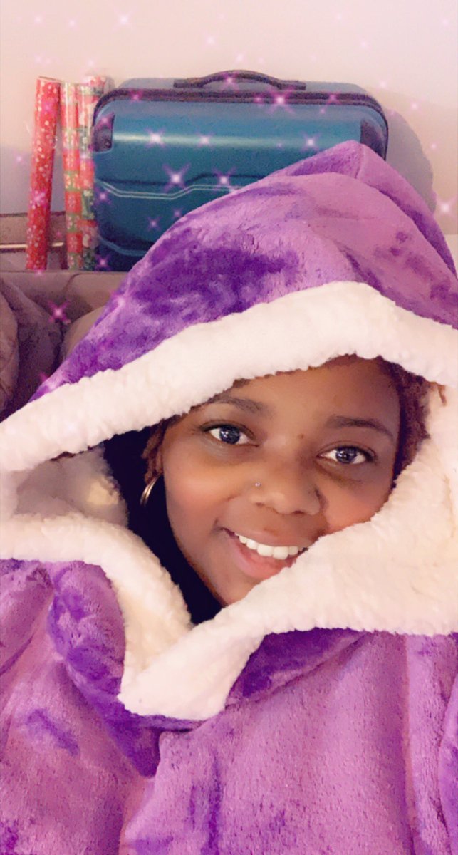 MsMieshaMedford's tweet image. When your hubby wants to make sure your nights are cozy and comfy...he gets you a wearable blanket in your favorite color 😍 #restandreflect