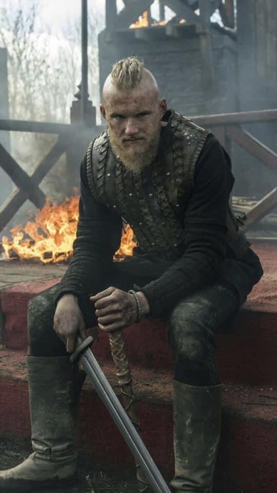 VikingsFrance on X: Björn Côtes-de-Fer ⚔️ #bjorn #Vikings   / X