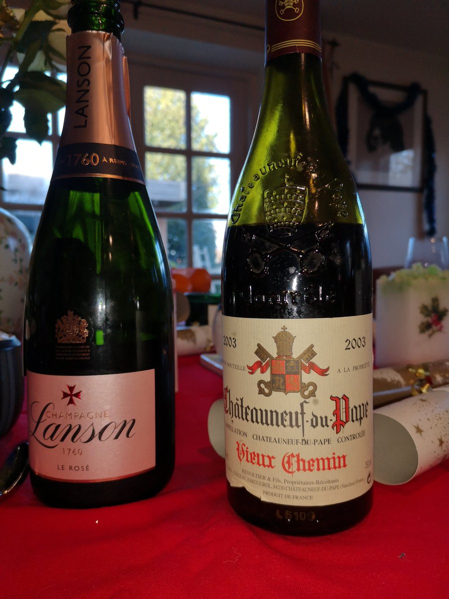 jcnicholson1's tweet photo. Christmas lunch with Lanson and Chateauneuf du Pape 2003. Meet supplied by @DavidMooreFB Superb https://t.co/CfyABetu5l