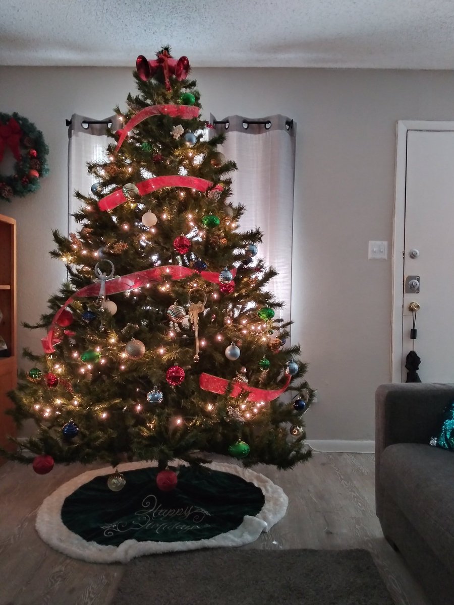 SctrdCerebro's tweet photo. I haven't been in much of a Xmas mood this yr and I know I'm not alone in feeling this way, but hubs convinced me to put up the 🎄 last night. Even the 2 sulky teen offspring offered to help. We may not have any 🎁 this yr but at least we have each other 🥰 #MerryChristmas2020 https://t.co/0Bq7jcVNBn