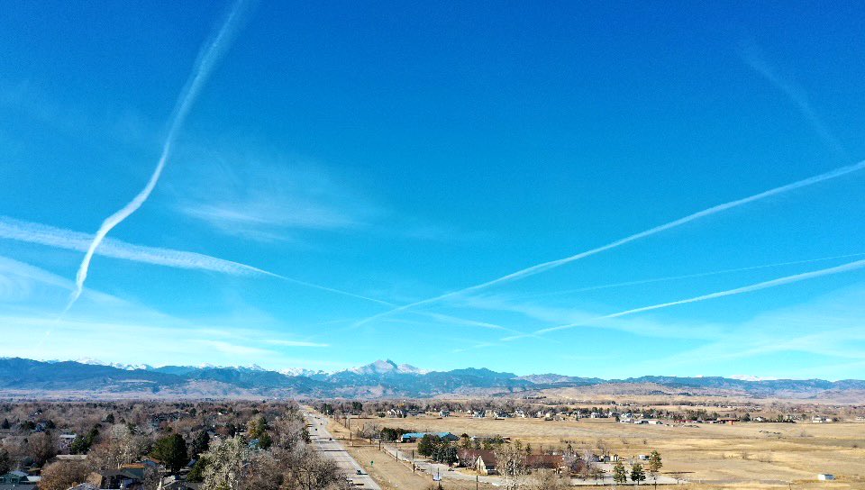 FlyingHighPhoto's tweet photo. Merry Christmas to everyone! Hope everyone stays safe and healthy. 48° and sunny here in Longmont, CO.  #dronephotography #flyinghigh #colorado https://t.co/VGXfVgammY