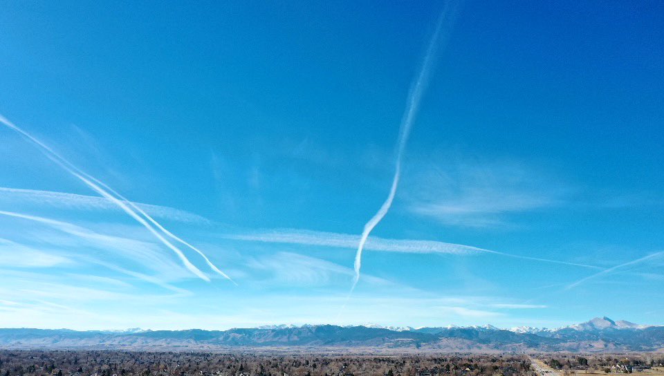 FlyingHighPhoto's tweet photo. Merry Christmas to everyone! Hope everyone stays safe and healthy. 48° and sunny here in Longmont, CO.  #dronephotography #flyinghigh #colorado https://t.co/VGXfVgammY