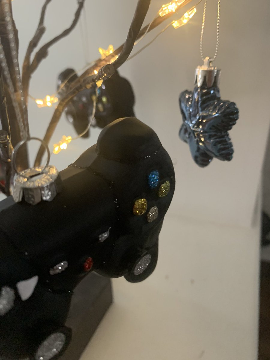 StefBigly's tweet photo. Merry Christmas from @ShambazzleGames and I! #gamergirl #girlgamer #twitchstreamer #Christmas2020 #ChristmasMorning #gamers #tooplay #PlayStation https://t.co/fV3otV8FcX