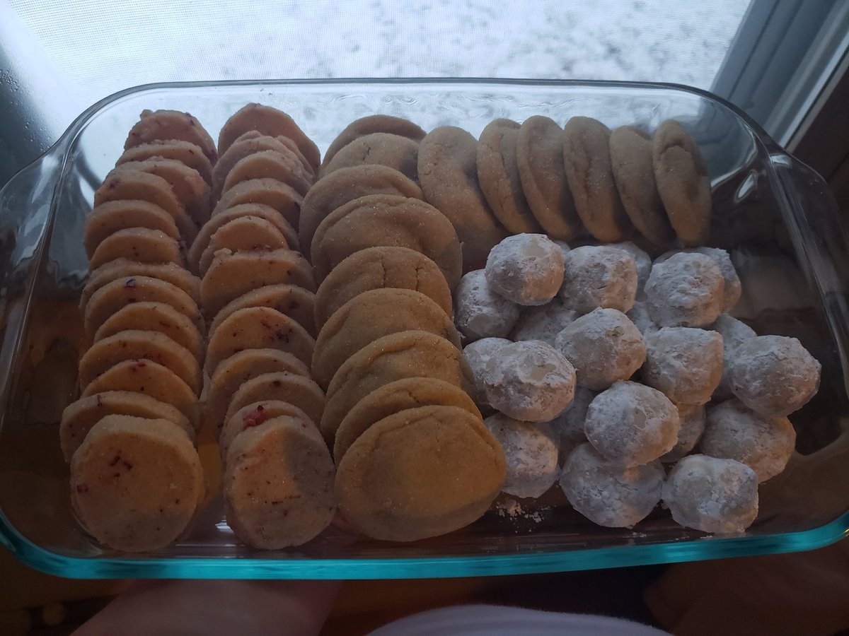 HogsbackHome's tweet image. I did a bit of Christmas baking yesterday. More of the same tomorrow! We hope you're all enjoying the holiday!!

#ChristmasCookies #ChristmasBaking #Christmas #Celebrate #HogsbackHomestead