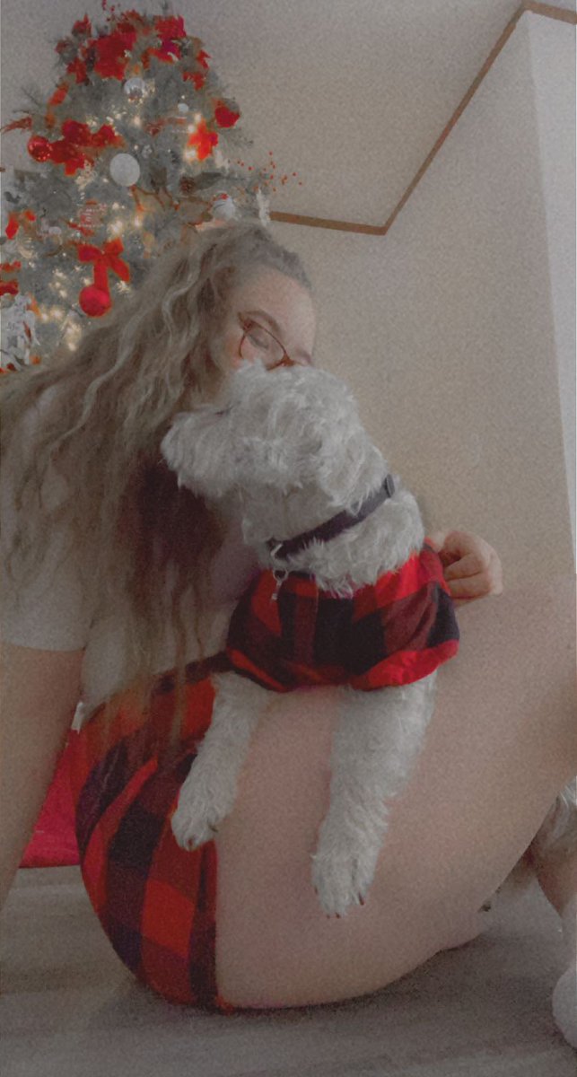 elisecyriax's tweet photo. Me n mushu got matching jammies https://t.co/tacIyoNFEE