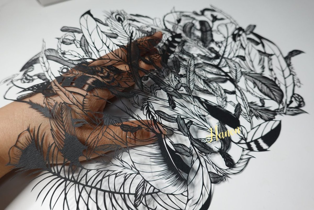 Hanon はのん 切り絵ヒーラー 9 23 ヨリドリplus 年自分が選ぶ今年の4枚 切り絵 小さな手乗りサイズのものから 大きな体感できるものまで 願いや感謝を込めた 様々な作品が生まれました 皆さまの応援があってこその作品たち いつもありがとう