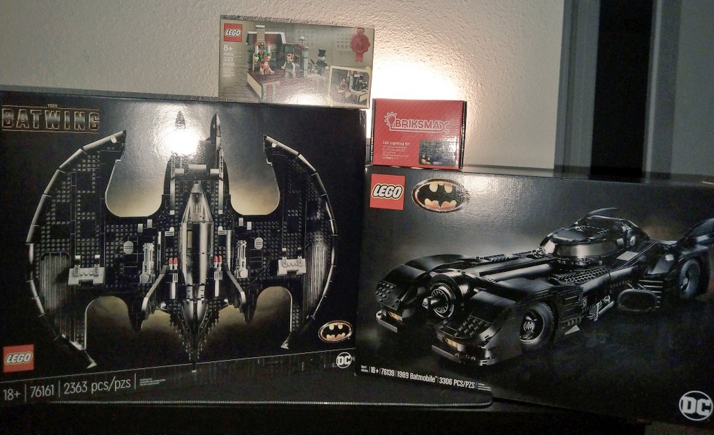 dacoby6996's tweet photo. Look what my wife got me for Christmas. I have the best wife. #DC #LegoBatman #Batman #Batmobile #1989Batwing #Batwing #LEGO https://t.co/fEFEYUrl7C