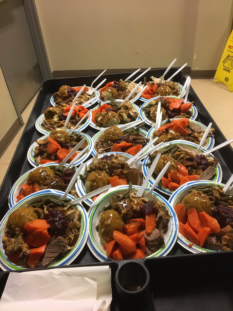 alphahouseyyc's tweet photo. A beautiful meal prepared for our shelter clients today. Merry Christmas from Alpha House #MerryChristmas #besafehelpothers https://t.co/573NscbUJn