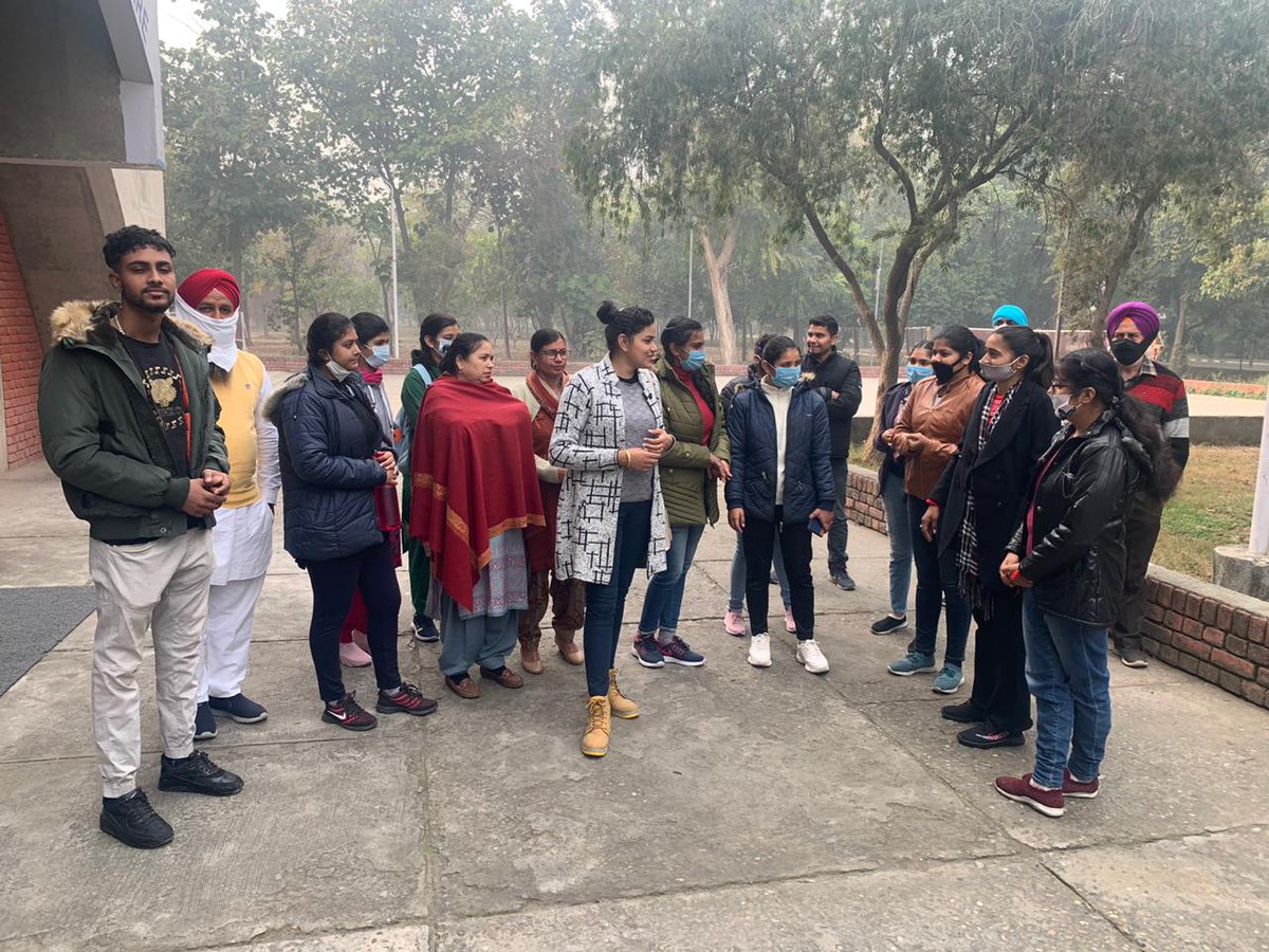 GnduStudent's tweet photo. #noofflineexam
#unjusticebygndu
#onlineclassesonlineexam
@anubha1812 @capt_amarinder 
@nidhiindiatv @nsui_gndu @MoHFW_INDIA @WHO @EduMinOfIndia @CMOPb @VijayIndrSingla @sharma_asavari @ptcnews @PbiUniPatiala @TOIIndiaNews @EconomicTimes @aajtak please help us. https://t.co/X31Wce5tKR