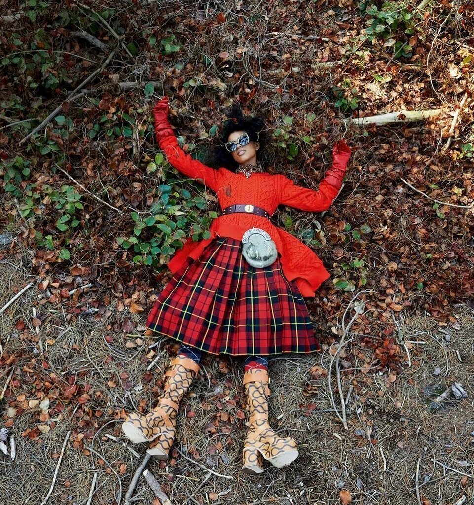 idscreative's tweet photo. Merry British Christmas 🎄❤️🇬🇧
#juergenteller for #britishvogue https://t.co/O1xRevIZZW https://t.co/iMGWeWRikc