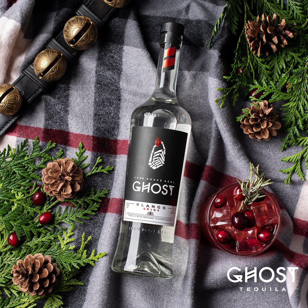 🎁 It's the GHOST wonderful time of the year. Feliz Navidad amigos! https://t.co/QqAHuutMnl