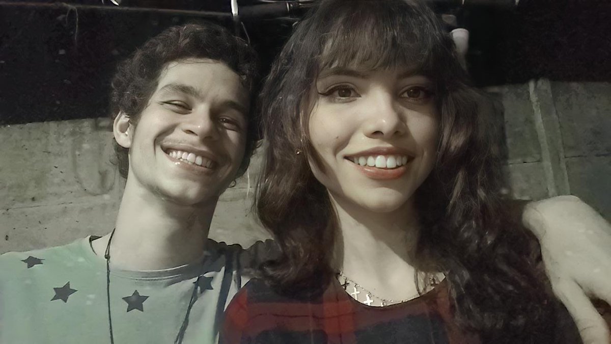 zbarbzz's tweet photo. esse natal apenas foi perfeito, tô mto feliz, te amo cada esquina do meu coração zé ♥️♥️♥️🎄🎅 https://t.co/62tAr0BVm2