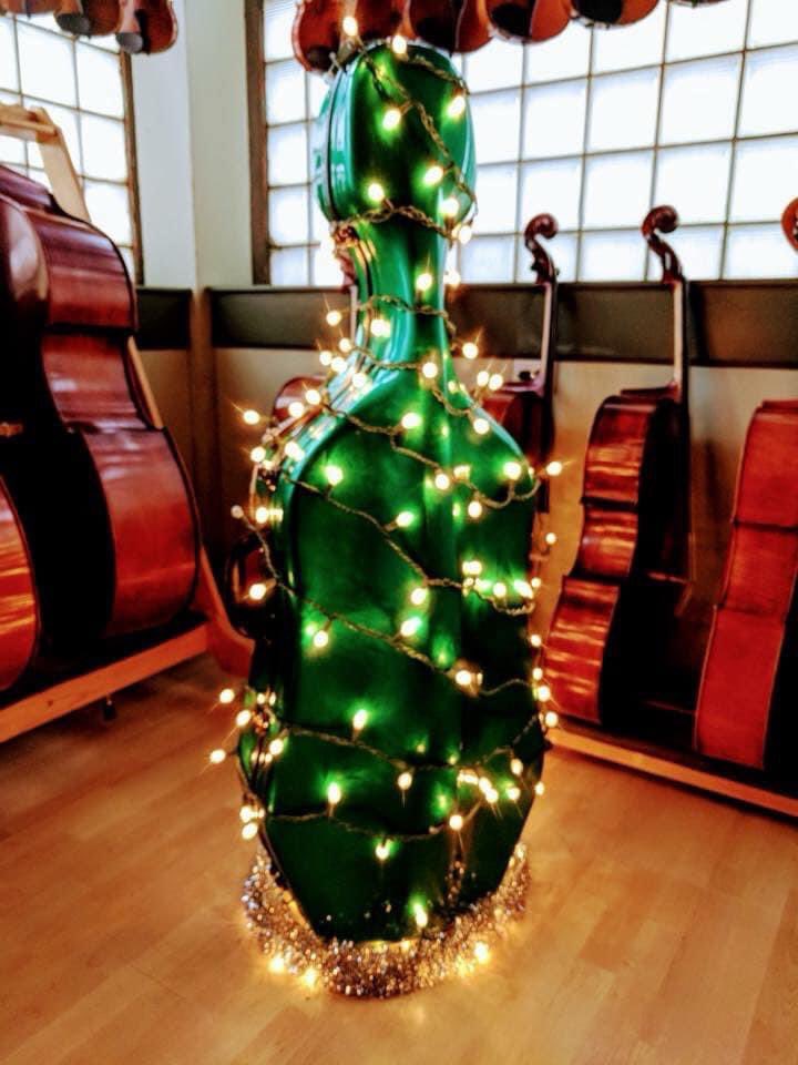 Merry Christmas from all of us at Quinn Violins!