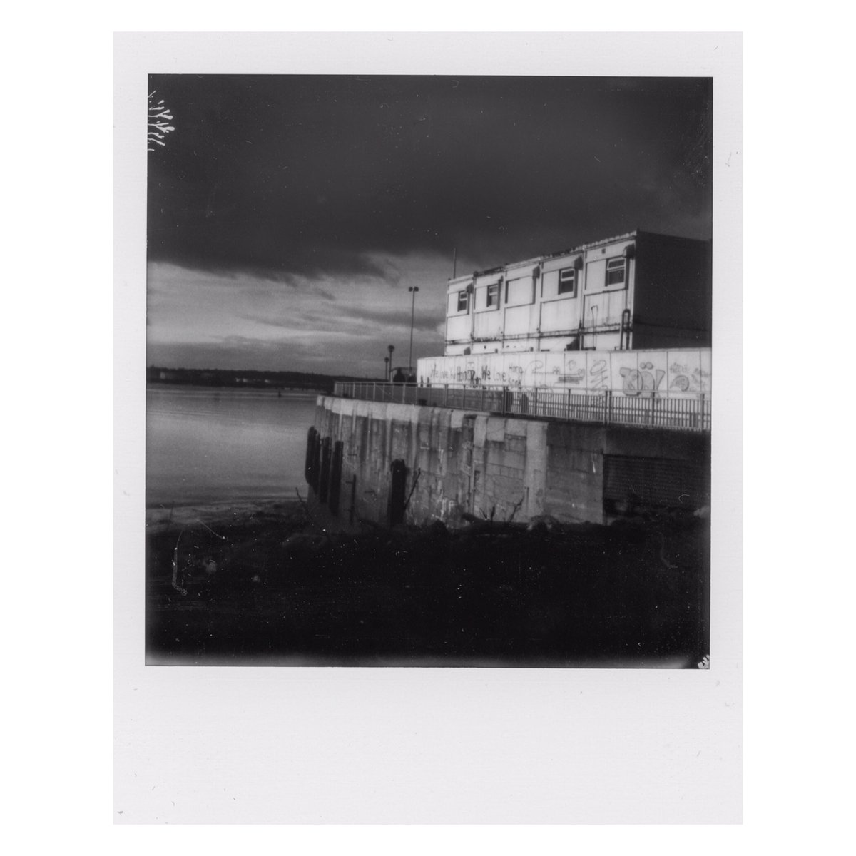 cusick_michael's tweet photo. Today’s frame..morning bike ride along the river #polaroid #instantfilm #itype #analogfilm #mypolaroidnow #Liverpool https://t.co/CHKjouHw9E