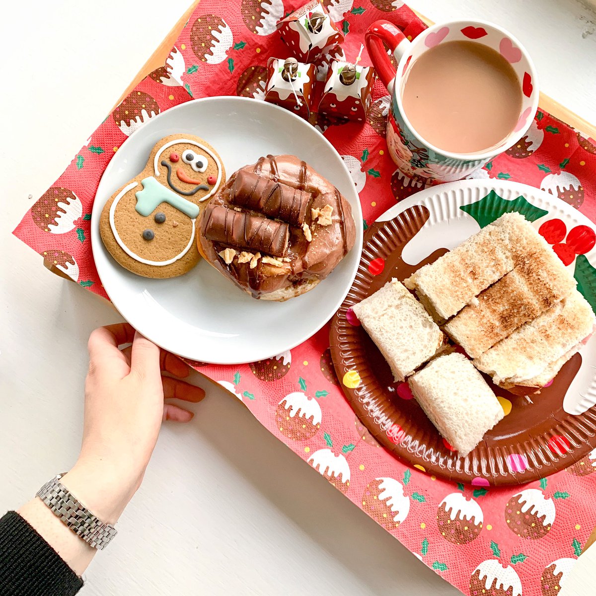 Merry Christmas - hope your days have been filled with tea, cake and virtual gatherings! Lots of love ATC ❤️🫖 x