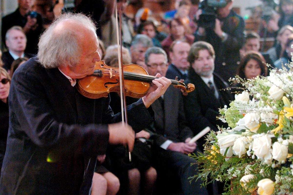 Ivry Gitlis, a violinist who spanned genres, dies at 98