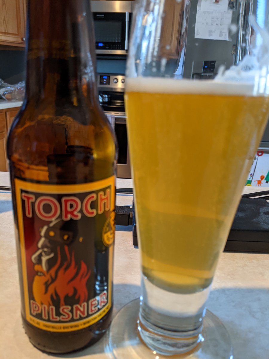 Xmas gift from my lovely bride. A microbrewery subscription box. 12 beers each month from two microbreweries. 

This one has a pilsner and a porter from Foothills Brewing in Winston Salem, NC; and an IPA and pale ale from Zipline Brewing Company in Lincoln, NE. #craftbeer