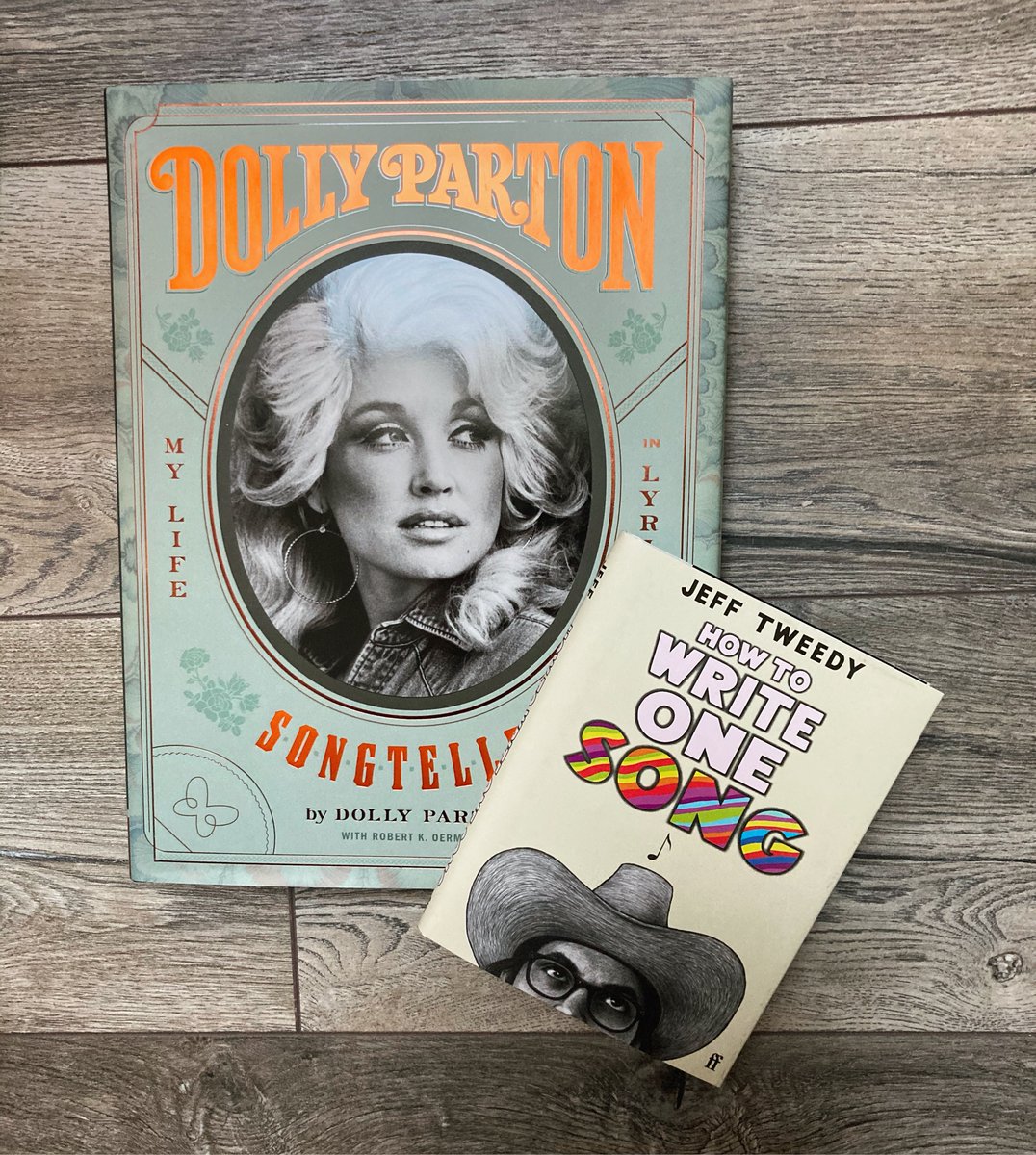 songstudies's tweet photo. A very songwriterly Christmas. #dollyparton #songteller #jefftweedy #howtowriteonesong #songwriting #songwritingstudies https://t.co/WyGT15ZKJY