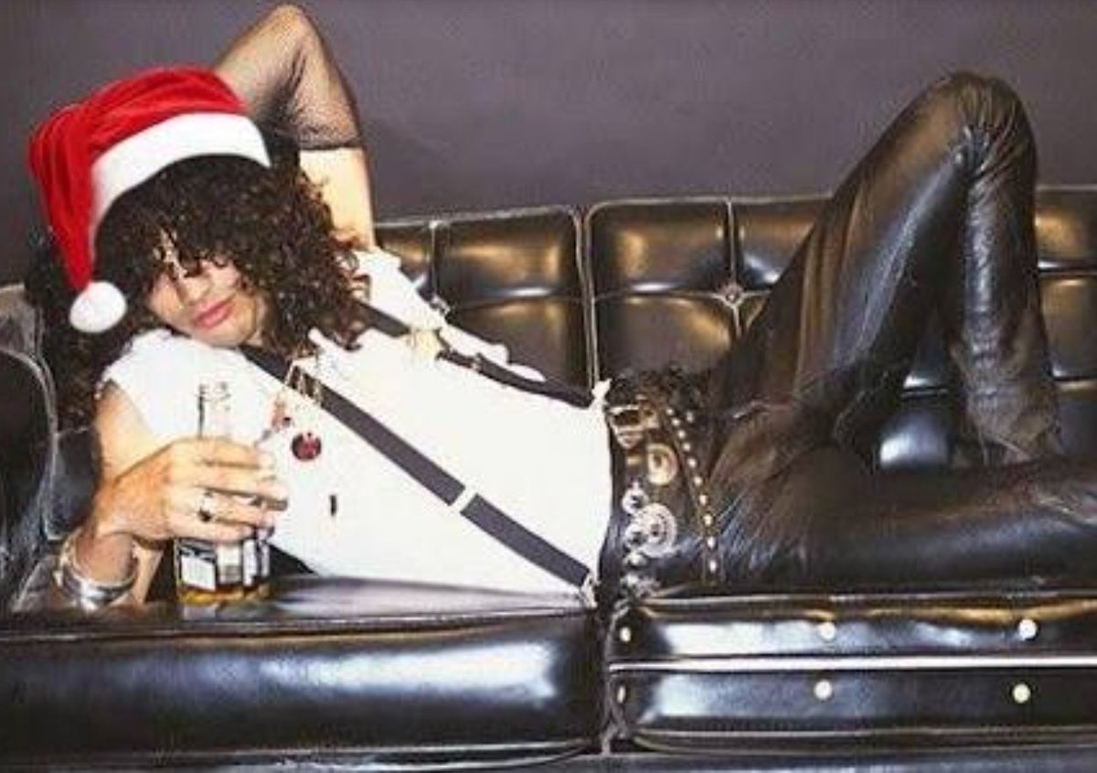 Merry Xmas, slashers!!! 🤘🎅🎩

📸credits to the owner
