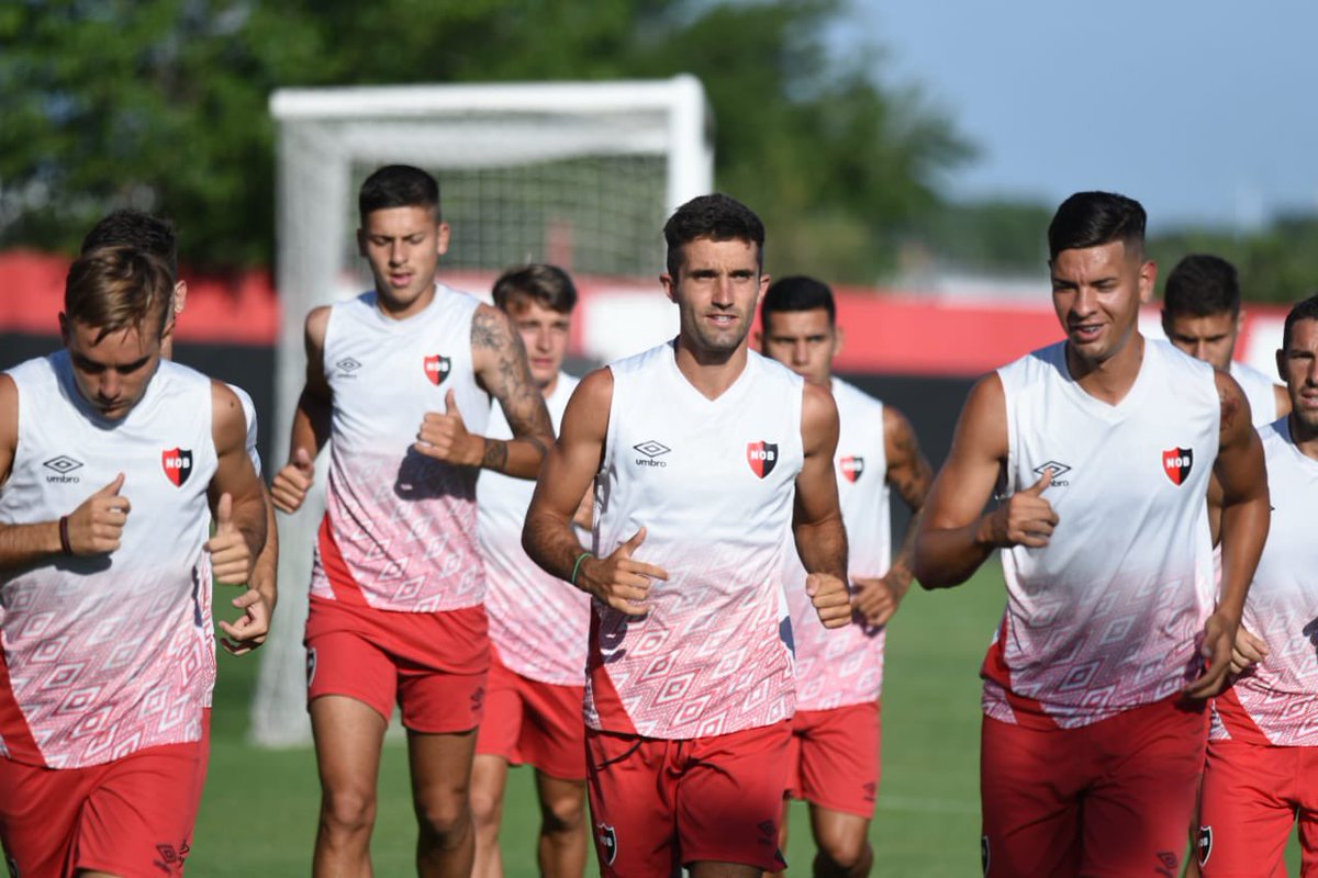 Newells's tweet photo. Vuelta al trabajo 💪🏼

Entrenamiento vespertino en el Centro Griffa, de cara al encuentro del lunes. https://t.co/iAYL4VMQzw