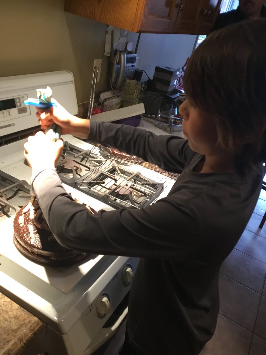 Cole80283751's tweet photo. Triple Chocolate cake for my sister‘s 16th birthday! 
@skillsontario  #skillsathome #SkillsCakeDecoratingChallenge https://t.co/MUY2Le8LKA
