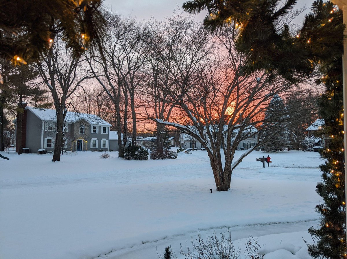 adramey's tweet photo. Pretty subset ⁦@ABC57weather⁩ https://t.co/YZqUqOLm3o