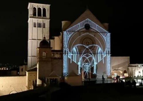 La nostra meravigliosa Assisi di notte ... 😍❤🎄 ... #Umbria #Natale2020 <a href="/discoverassisi/">Discover Assisi</a> <a href="/francescoassisi/">San Francesco Assisi</a> <a href="/cittadiassisi/">Città di Assisi</a> <a href="/girasoleassisi/">Il Girasole Assisi</a> <a href="/igersumbria/">Instagramers Umbria</a> <a href="/VisitUmbria_IT/">Visit Umbria</a> <a href="/MeravigliosaU/">Meravigliosa Umbria</a> <a href="/HolidaysUmbria/">Holidays in Umbria</a> <a href="/AgriUmbriaNet/">Agriturismi Umbria</a>