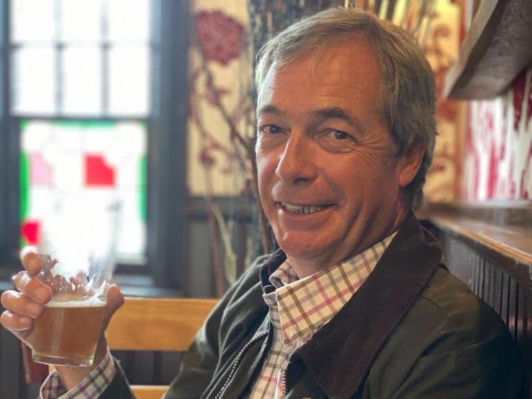 SteveParker1971's tweet photo. ‘When I came here 17 years ago and said I wanted to lead a campaign to get Britain to leave the Europeans Union, you all laughed at me.’

‘Well you're not laughing now.’

#ThanksNigel @Nigel_Farage https://t.co/U4AKKsHFiK