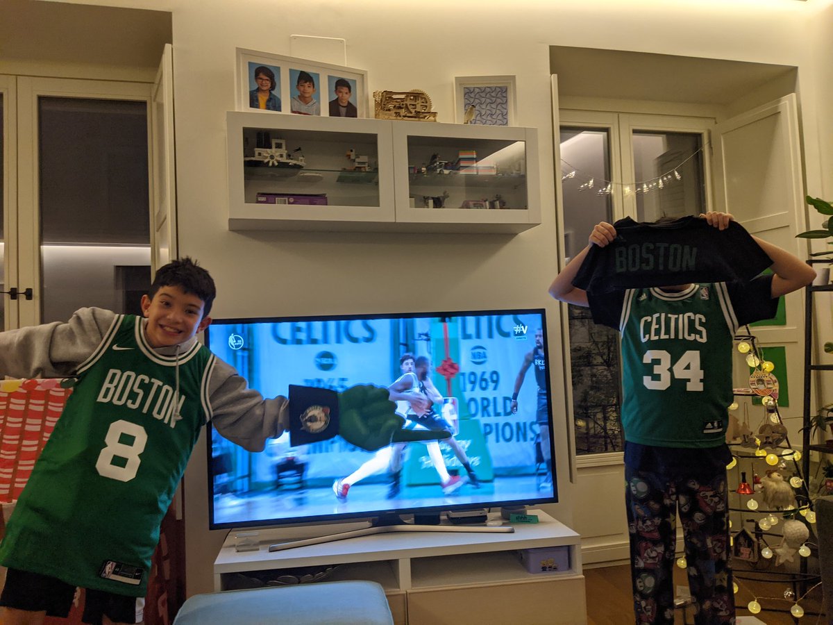 #SantaNBA La NBA desafía la lógica por poder empezar una nueva temporada pocas semanas después de terminar otra